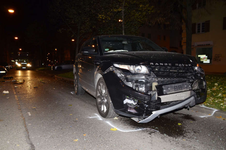 Der Polo prallte mit voller Wucht gegen einen Range Rover.