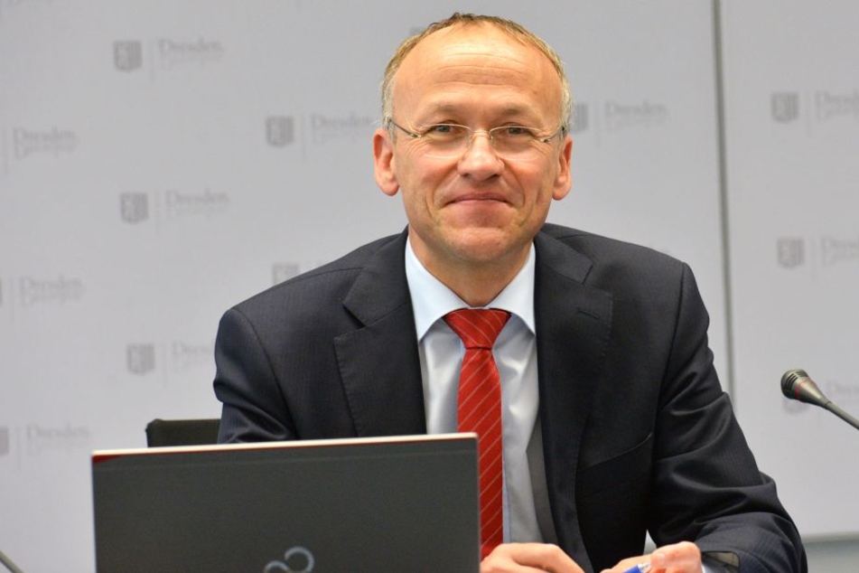 Finanzbürgermeister Dr. Peter Lames freut sich auf den Termin beim Notar.