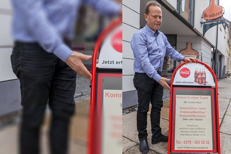 Bernd Winkler (61) vom "Zwickauer Brauhaus" wirbt mit einem Aufsteller vor seiner Gaststätte um neue Mitarbeiter.