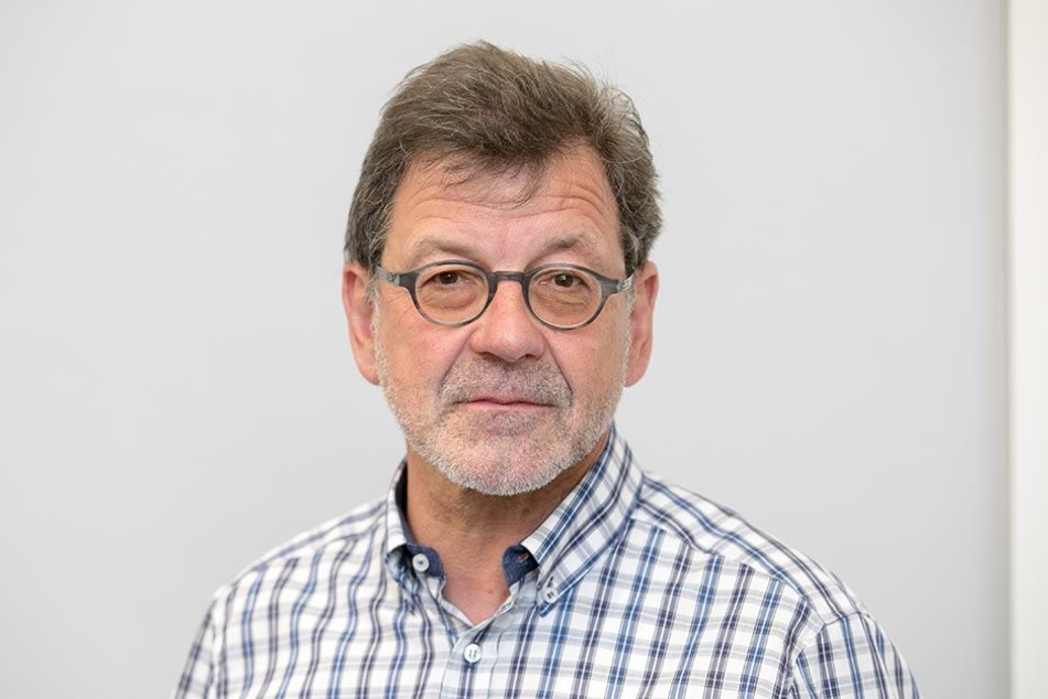 Reinhard Koettnitz (62) ist als Amtsleiter im Straßen und Tiefbauamt für die Ampelschaltungen zuständig.