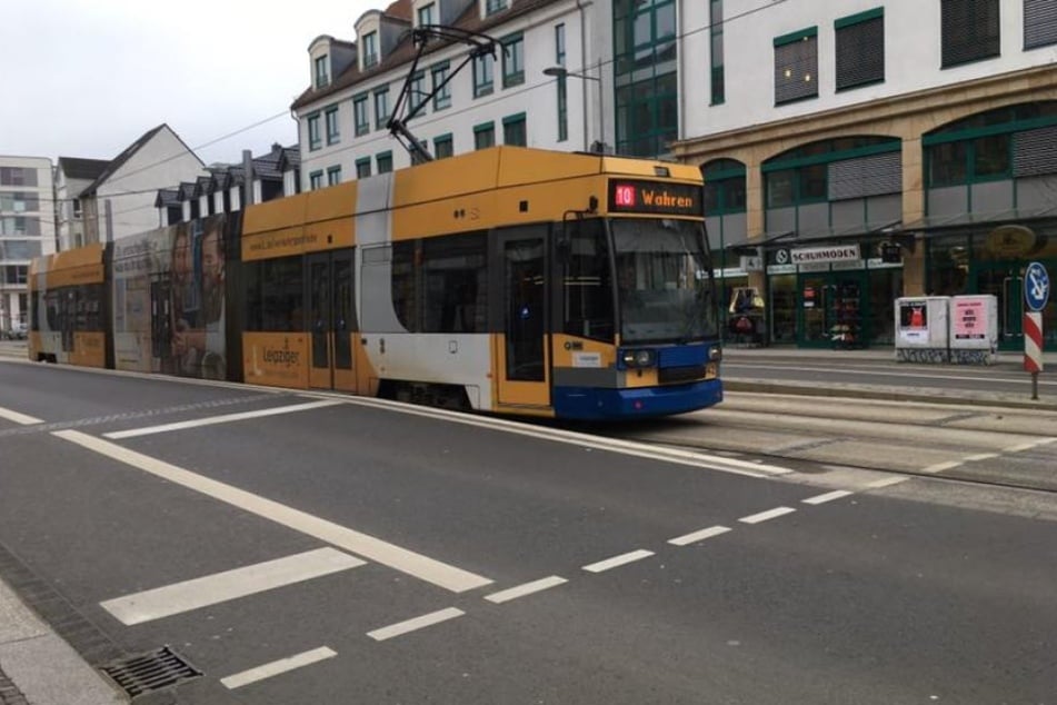 Die Haltestelle "Hohe Straße" auf der Karl-Liebknecht-Straße. Immer wieder kommt es hier zu brenzligen Situationen.
