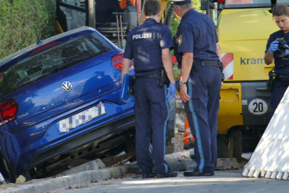 In einem Wohngebiet in Erlangen in Bayern ist es zu einem schweren Unfall gekommen.
