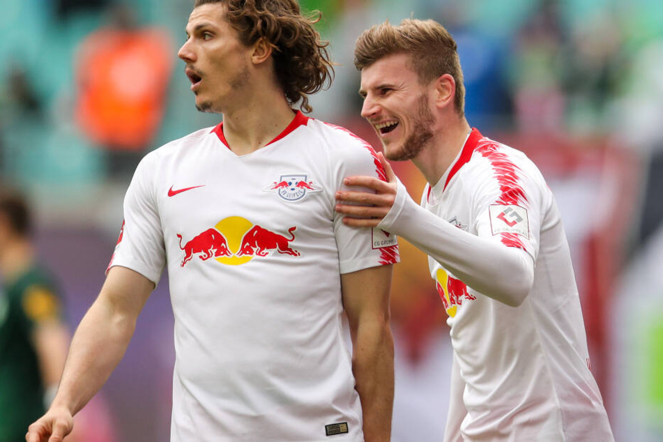 Nach seinem Treffer zum 2:0, seinem 14. in der Bundesliga, feierte Werner mit Teamkollege Marcel Sabitzer (l.).