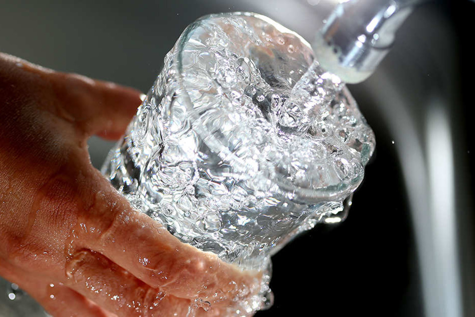 Ist das Trinkwasser in Rheda-Wiedenbrück mit zu viel Nitrat versetzt? (Symbolbild).