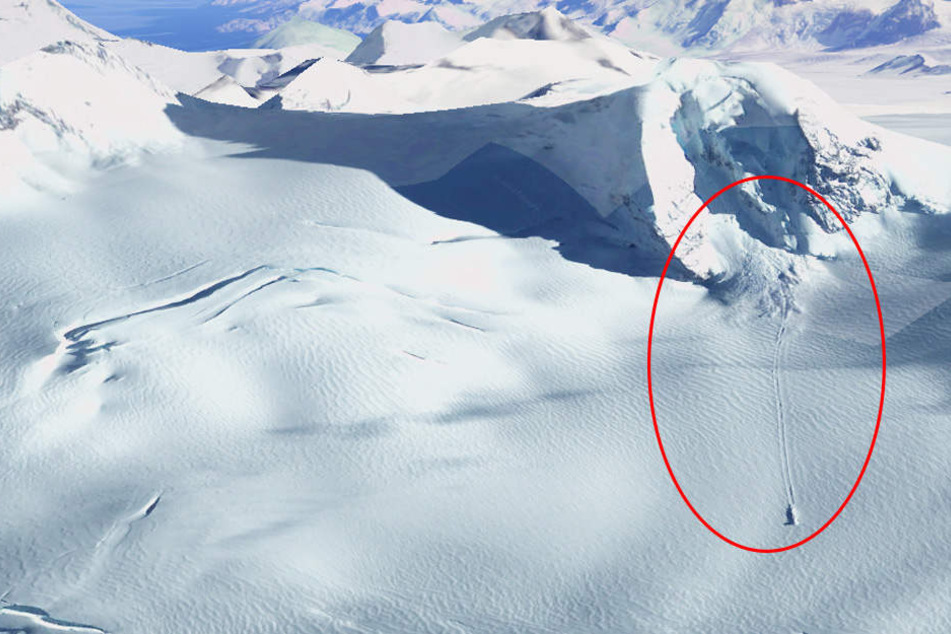 Nahe des Mount Paget wurde etwas im Schnee entdeckt.
