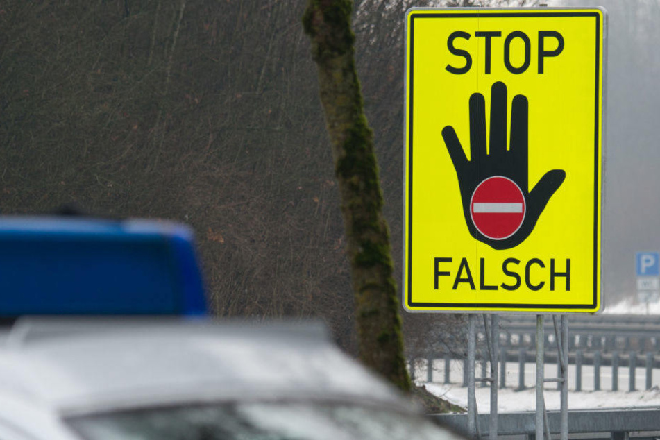 Mehrere Autofahrer mussten ausweichen und bremsen. (Symbolbild)