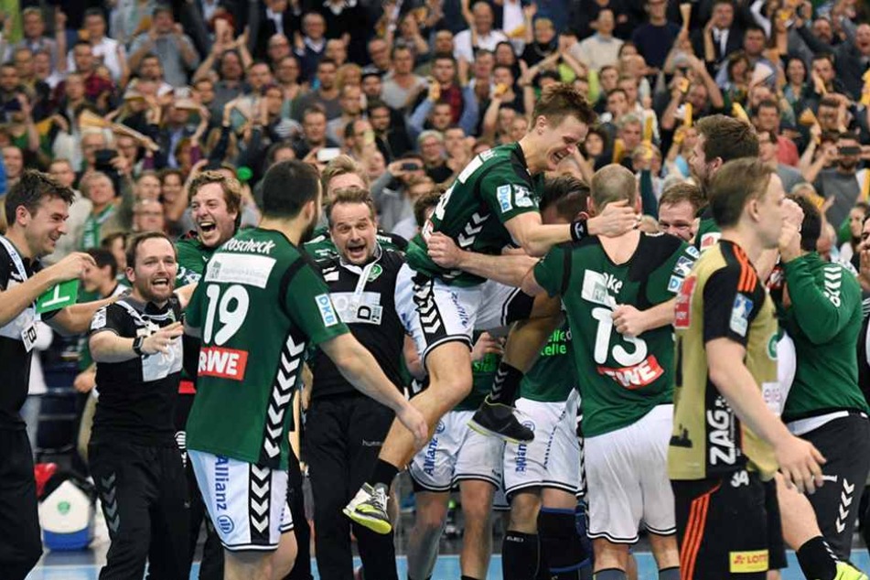 Die Mannschaft feiert den Einzug in die Final Four.