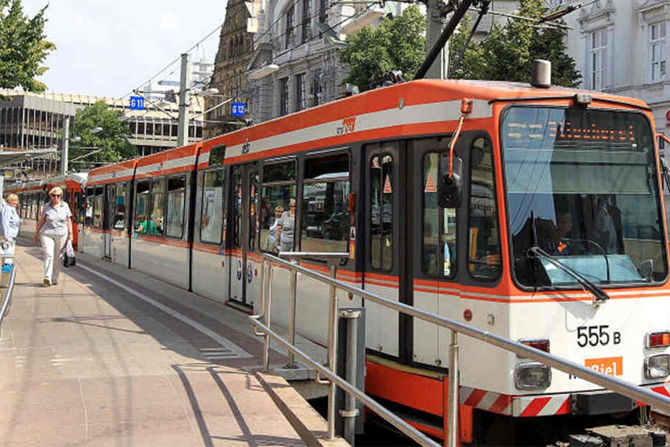 Auf der Linie 2 kam es wegen einer Bahn-Störung zu Verspätungen. (Symbolbild)