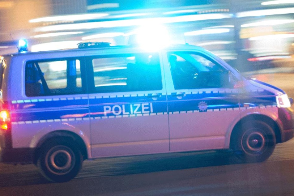 Die alarmierten Beamten konnten den Täter schnell stellen (Symbolbild).