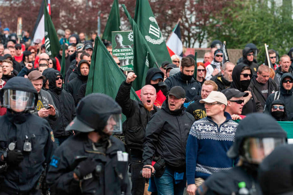 Wie hier in Plauen macht sich rechte Gesinnung auf Sachsens Straßen immer
breiter.