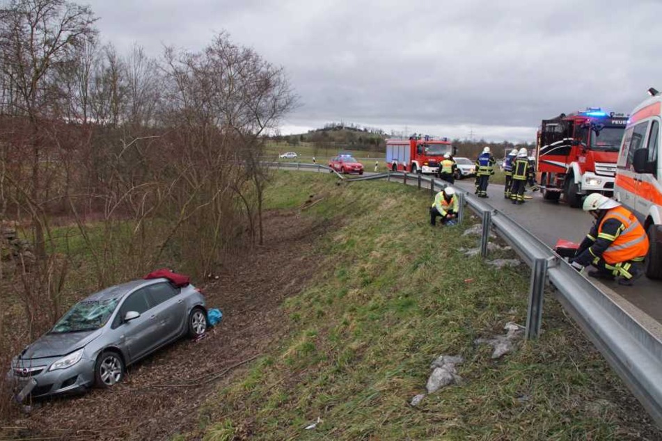 Die Ersthelfer vor Ort sicherten die Unfallstelle.