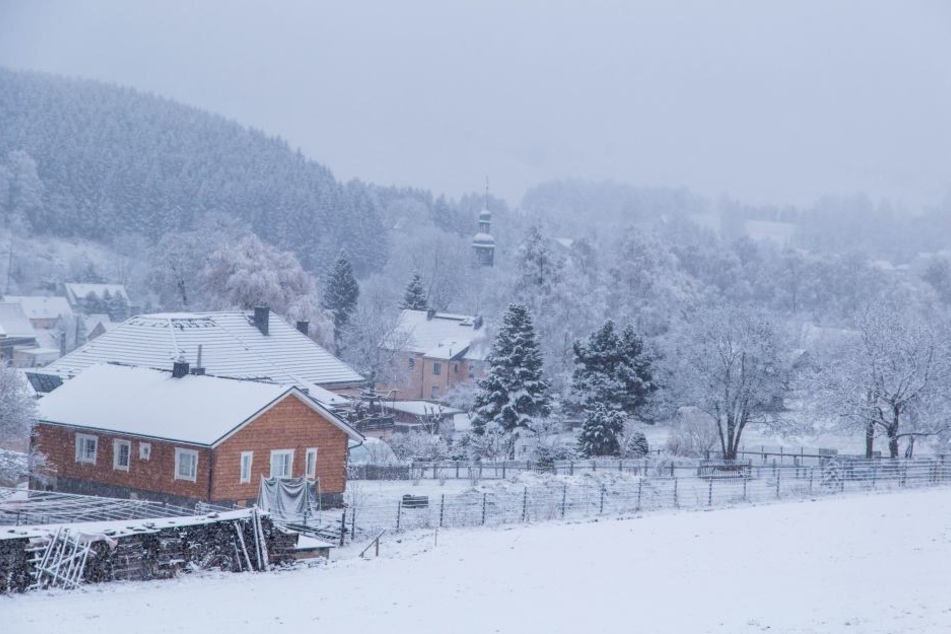 Das Erzgebirge zeigt sich wieder wie im tiefsten Winter.
