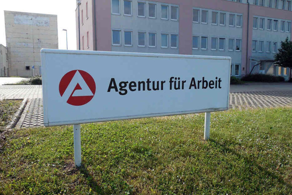 Um einen Einkommensausfall zu kompensieren springen
Berufsunfähigkeits-Policen im Versicherungsfall ein und schließen die Lücke.