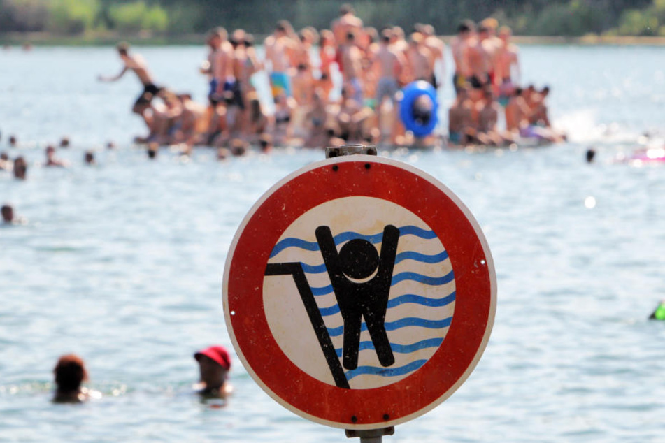 Beim ausgelassenen Toben im Wasser vergisst man schnell die drohenden Gefahren.