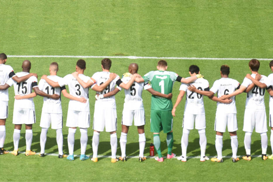 Die Regeln sind eindeutig: Nur elf Spieler pro Mannschaft sind auf dem Platz.