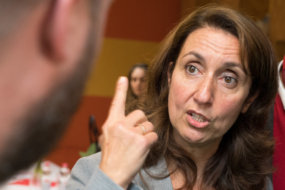 Die Migrationsbeauftragte der Bundesregierung, Aydan Özoguz, besucht am Mittwoch das Islamische Kulturcenter in Halle-Neustadt. (Archivbild)
