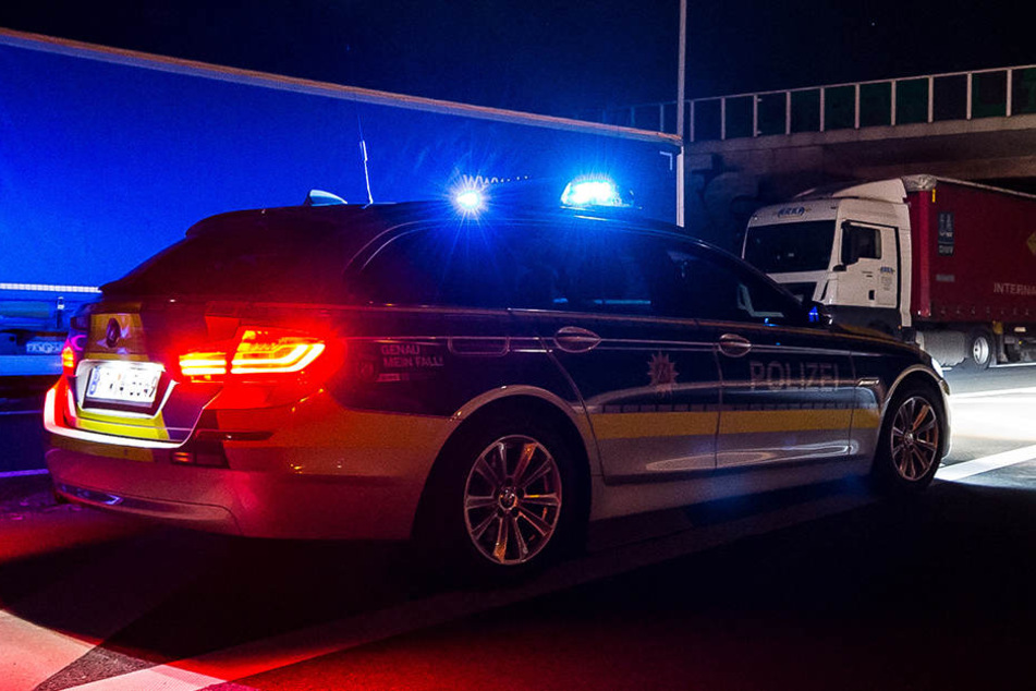 Der Zweijährige stand nachts ganz alleine auf der Sraße. (Symbolbild)
