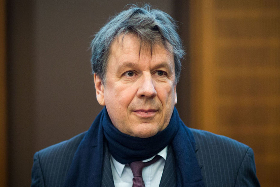 Jörg Kachelmann (58) wird wieder
Wetterfrosch.
