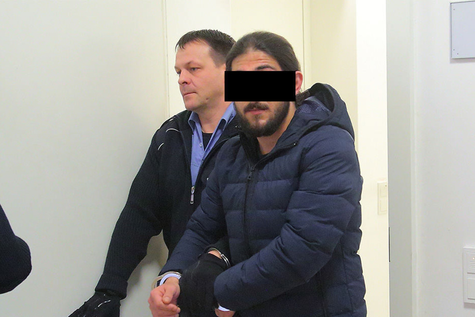 Nika G. (26) ist wiederholt mit Diebstählen aufgefallen.