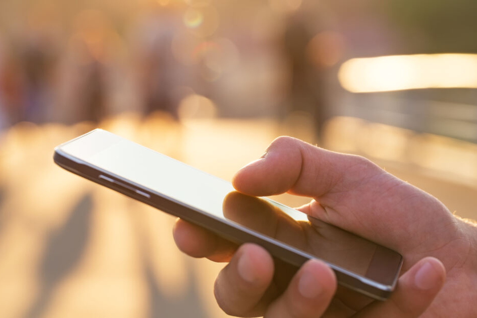 Wollte Elke S. ihren Ehemann wegen dessen intensivem SMS-Kontakt zu seiner neuen Freundin töten? (Symbolbild).