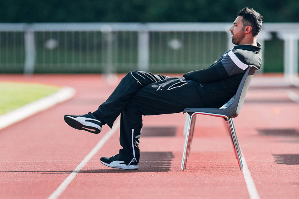 Lotte-Coach Ismail Atalan bliebt ganz entspannt. Er überlegt noch, ob er das Angebot von Aue annimmt.