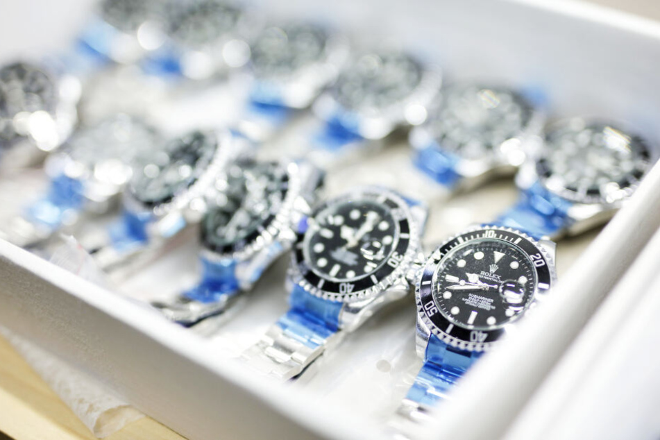 Die gefälschten Uhren geben vor, von Rolex gefertigt zu sein.