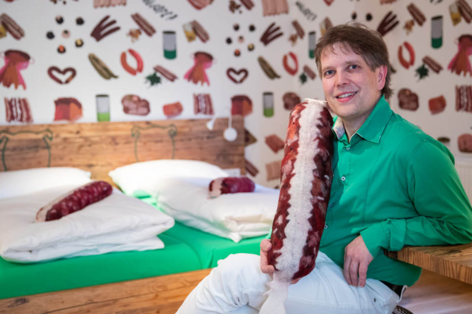 Metzgermeister Claus Böbel will mit seinem Hotel ein besonderes Erlebnis bieten.