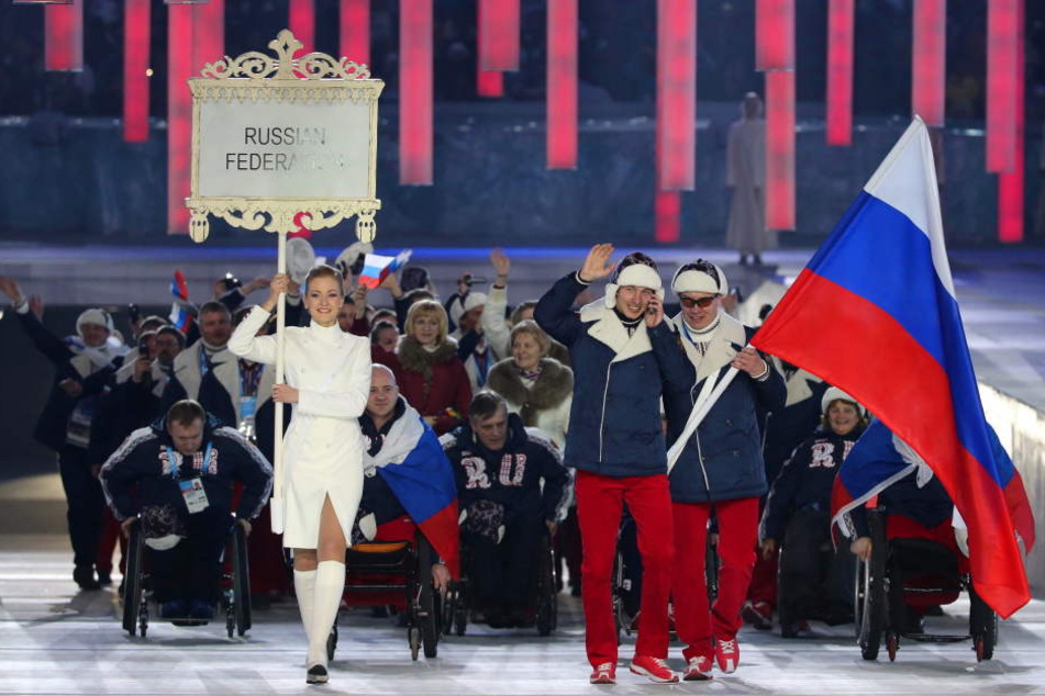 Die russische Mannschaft bei der Eröffnungsfeier der XXI Paralympischen Spiele in Sotschi.