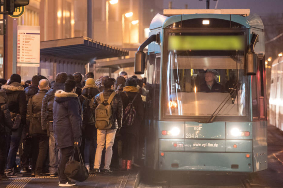 Wer Nachmittags am Sonntag vom Börneplatz zum Hauptbahnhof mit der Linie 11 fahren will, sucht sich besser eine Alternative (Symbolfoto).