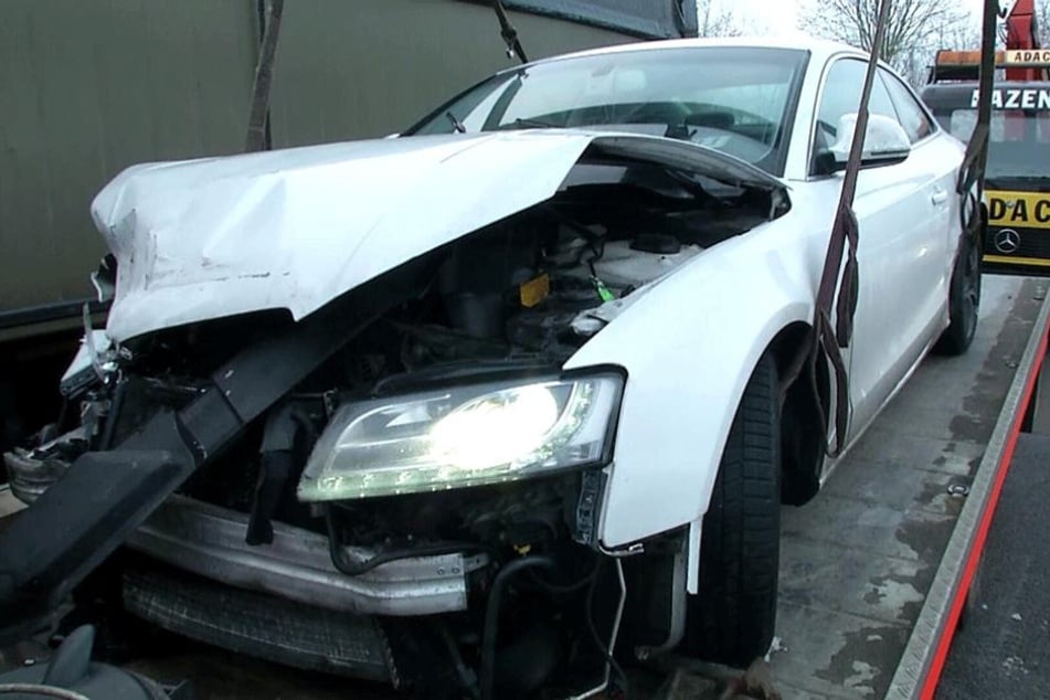 Dieser geklaute Audi ist ein Fall für den Schrottplatz.