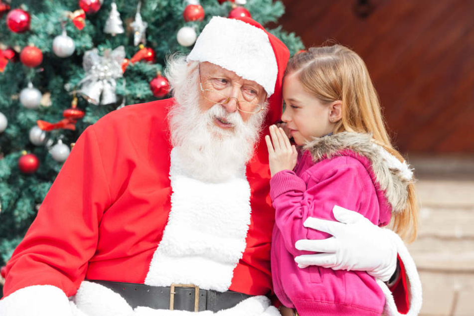 Weihnachtsmann-Notstand in Chemnitz. Der Rauschebart kann dieses Jahr nur wenige Kinder beschenken.