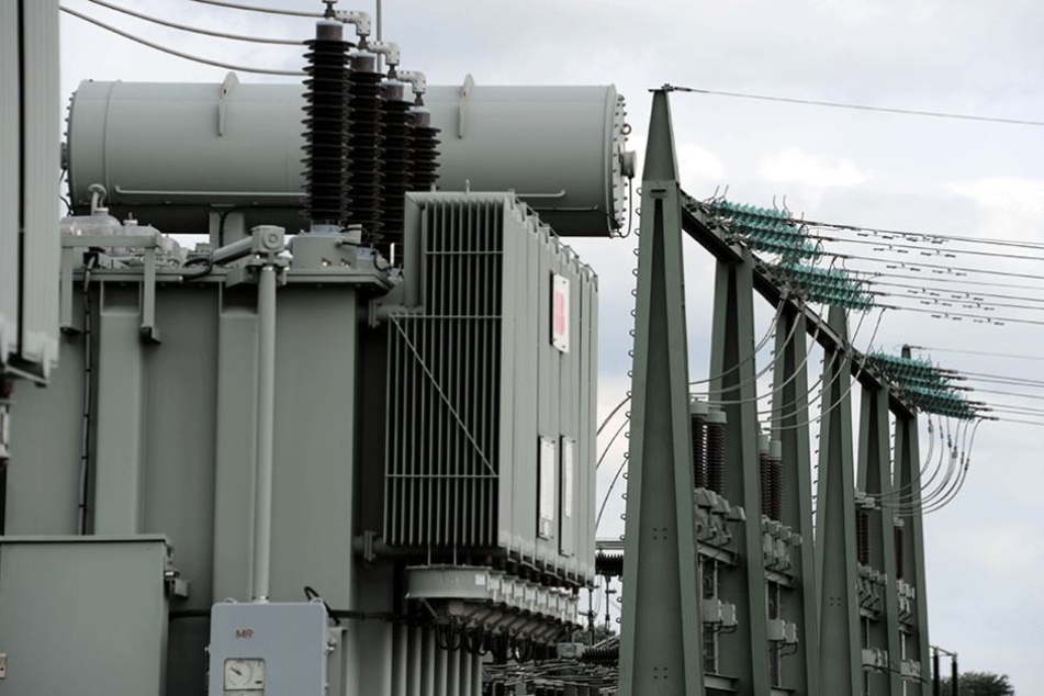 Wegen eines Kabelschadens zwischen zwei Umspannwerken sitzen Tausende Berliner Haushalte ohne Strom da. (Symbolfoto)