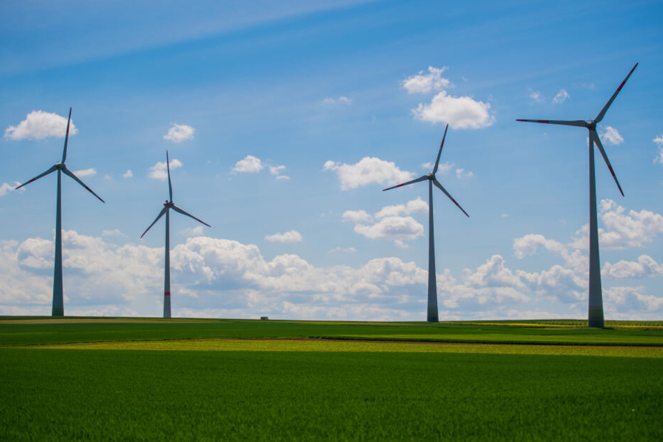 Klagen, Anstandsregeln und weitere Konflikte behindern den Ausbau von Windkraft in NRW.