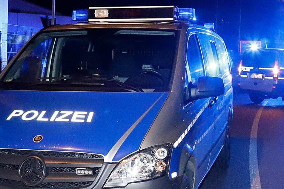 Die B99 musste stundenlang gesperrt werden (Symbolbild).