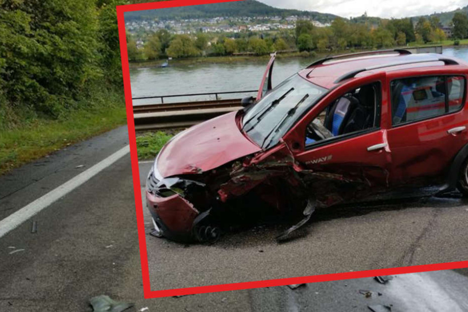 Die am Unfall beteiligten Autos mussten alle abgeschleppt werden.