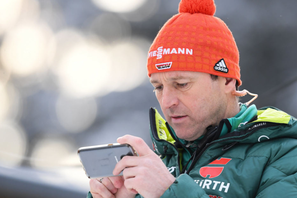 Für Richard Freitag gab es in Willingen nur Platz 28. Sein Coach Werner Schuster bleibt vor Olympia trotzdem gelassen.