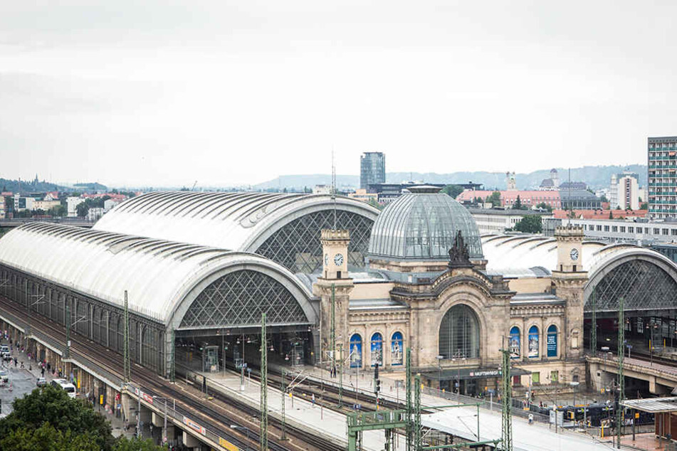 Gleich drei gesuchte Kriminelle gingen der Polizei am Dresdner Hauptbahnhof ins Netz.