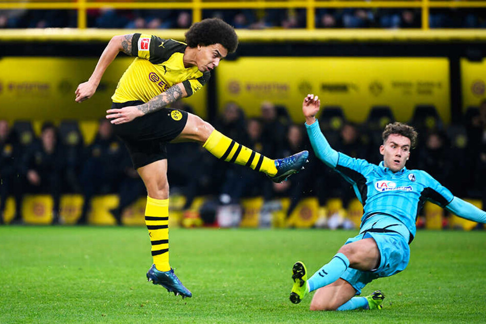Dortmunds Spielgestalter Axel Witsel (l.) versuchte es mehrfach aus der Distanz, zielte aber jeweils zu hoch.