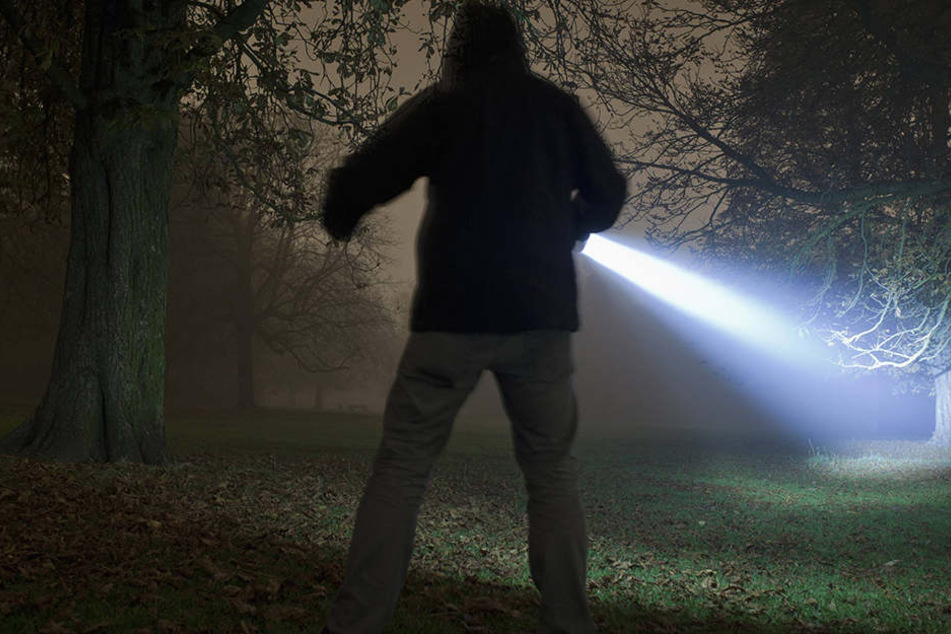 Mit 0,9 Promille in der kalten Nacht... Ein 16-Jähriger fand das Mädchen zum Glück rechtzeitig.