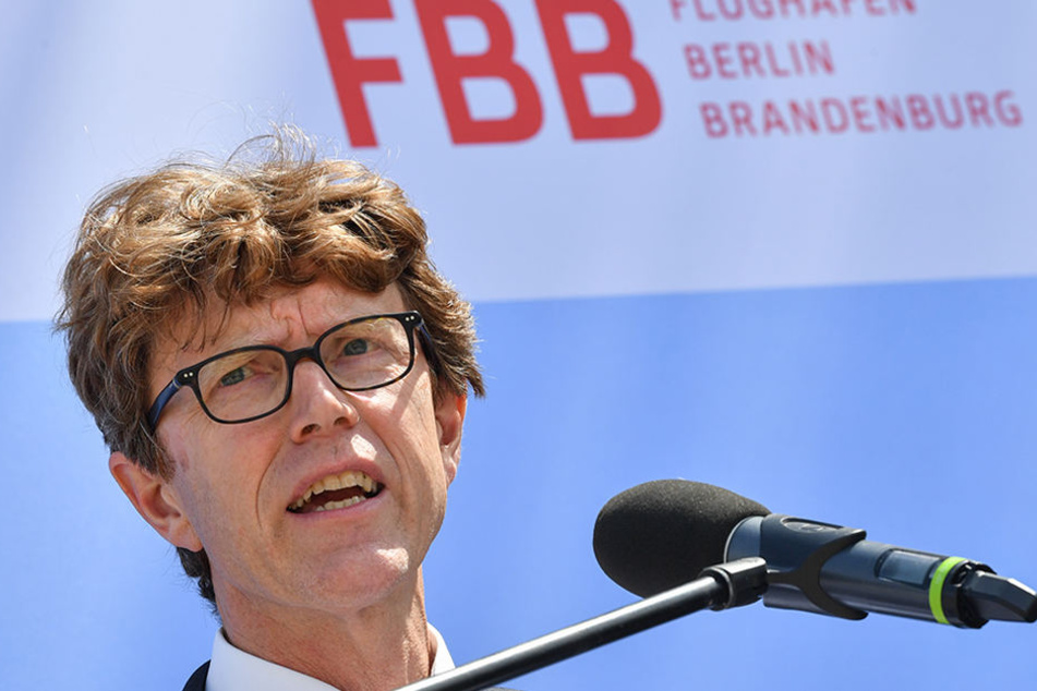 Flughafenchef Engelbert Lütke Daldrup auf dem Richtfest für den Neubau des Interimsregierungsterminals am Flughafen Berlin-Brandenburg.