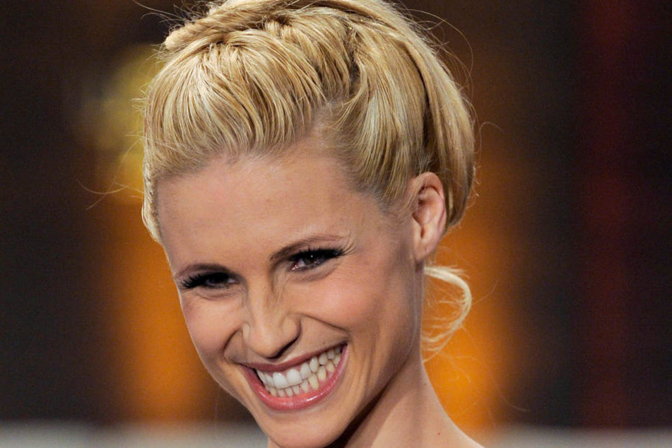 Auch Prominente, wie die ehemaligen "Wetten, dass..."-Moderatorin Michelle Hunziker (40), werden oft jahrelang belästigt.