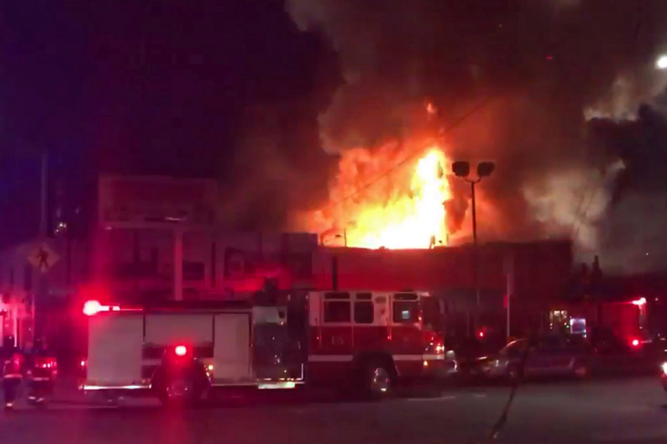 Auf einer illegalen Rave-Party in Oakland brach ein Feuer aus - neun Menschen kamen ums Leben.