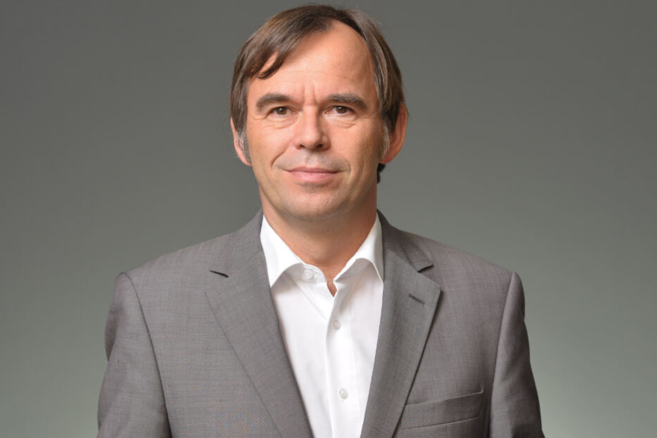Gut gestreut ist halb gewonnen: Finanzexperte Hermann-Josef Tenhagen (56) fordert Bulle und Bär an der Börse genauso heraus wie Banken mit guten Festgeldzinsen.