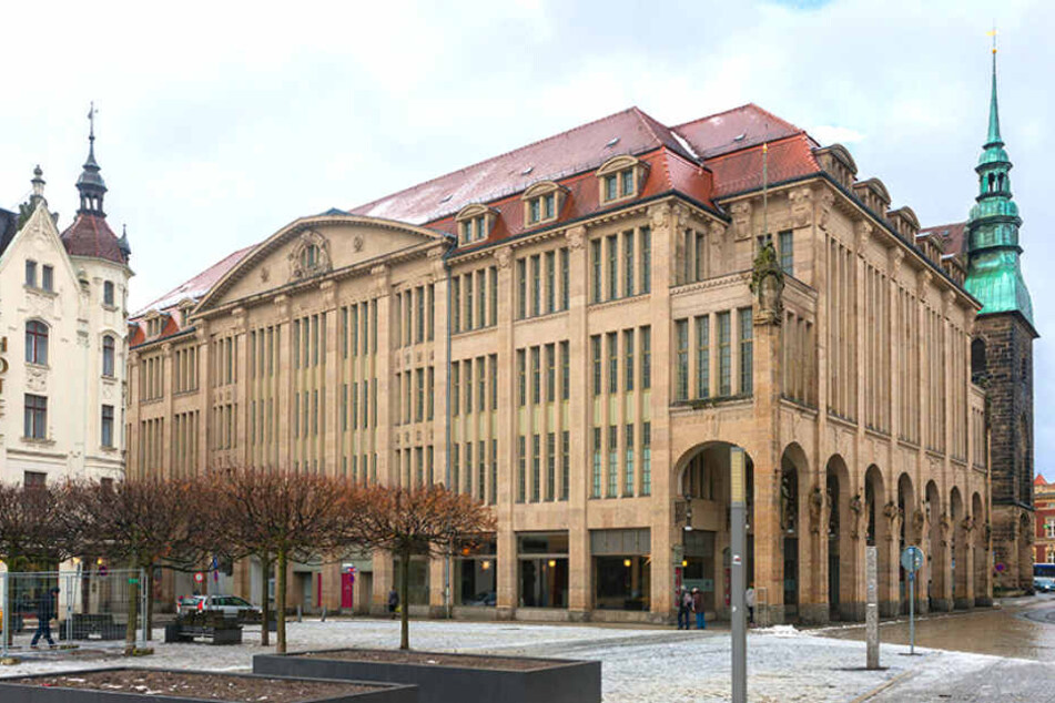 Das Kaufhaus in Görlitz liegt weiter im Dornröschenschlaf. 2009 wurde es
geschlossen.