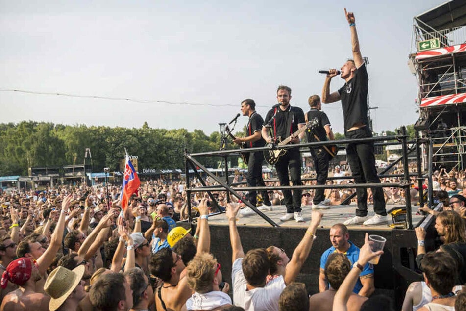 Kraftklub rocken den Festival-Sommer. Sei dabei!
