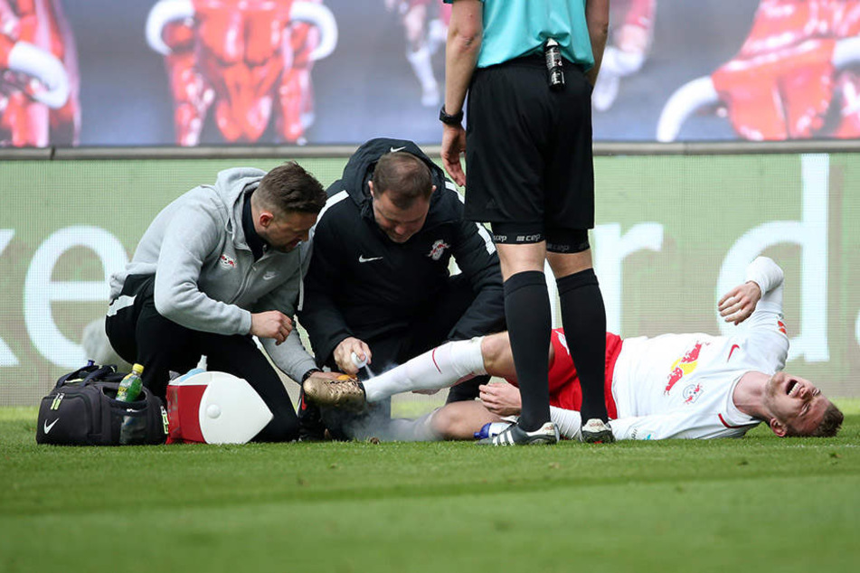 Schockmoment für RB: Nach einem Foul von Ingolstadts Markus Suttner musste Timo Werner verletzt ausgewechselt werden.