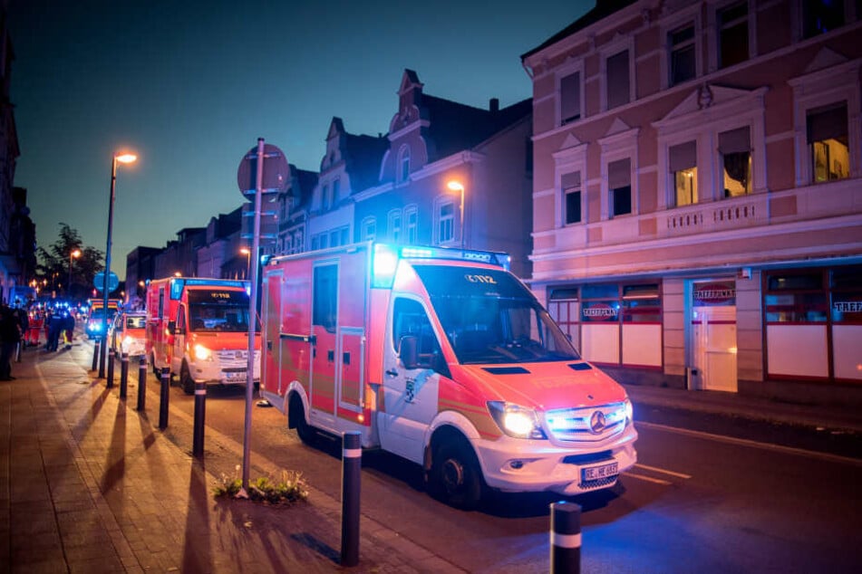 Zwei Kinder mussten mit Rettungswagen ins Krankenhaus gebracht werden.