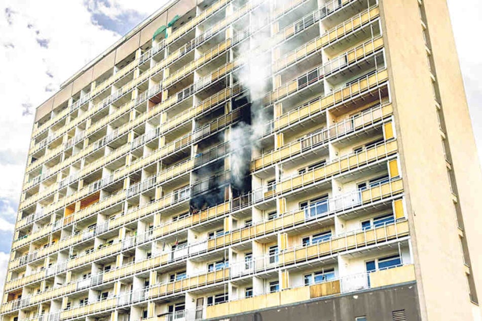 Dresdens Hochhäuser wie hier am Pirnaischen Platz sind laut Stadt bei Feuer
relativ sicher. Die Fassaden sind feuerfest, greifen nicht auf andere Stockwerke
über.
