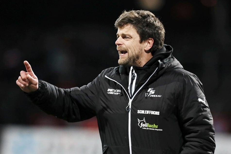 FSV-Coach Torsten Ziegner zeigt es an: Ihm fehlt ein Spieler, der ein Spiel auch mal allein entscheidet.