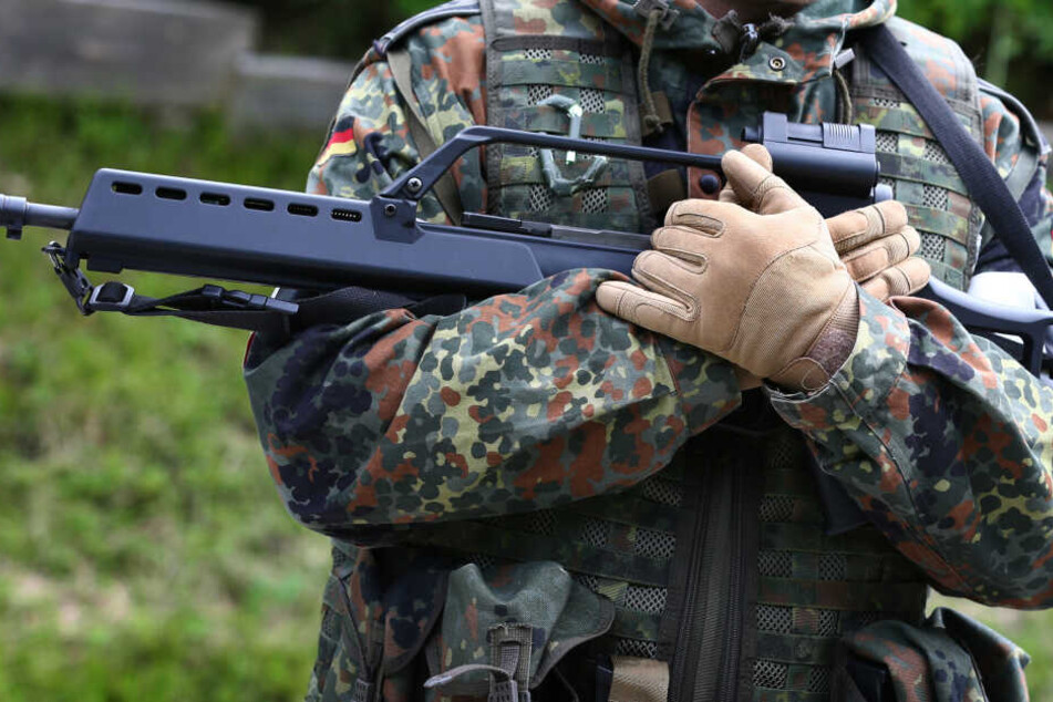 Der Stabsfeldwebel möchte die gleichen Rechte wie eine Frau haben. (Symbolbild)
